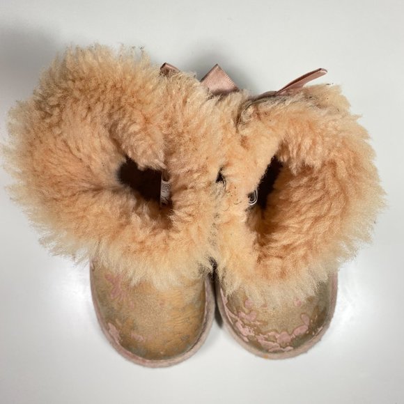 Ugg Youth Girls Boots T Mini Bailey Bow Flowers Pink Sz 6 - Picture 4 of 13